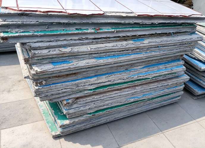 Se venden 128 baldosas de segunda para casa prefabricada