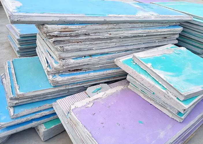 Se venden 128 baldosas de segunda para casa prefabricada