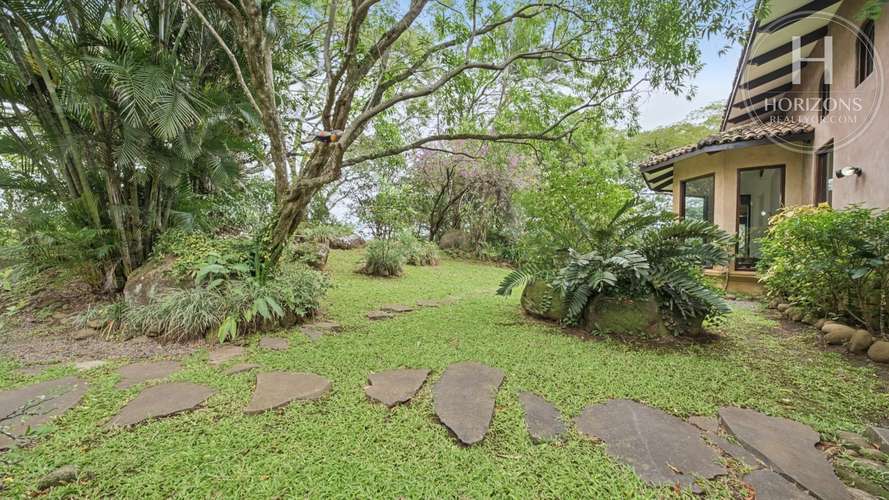 Se Vende Casa de Una Planta San Rafael de Alajuela 3 Habitaciones mas Casa de Huéspedes y Terreno de 17.176 m² NJA1449GR - Imagen 2