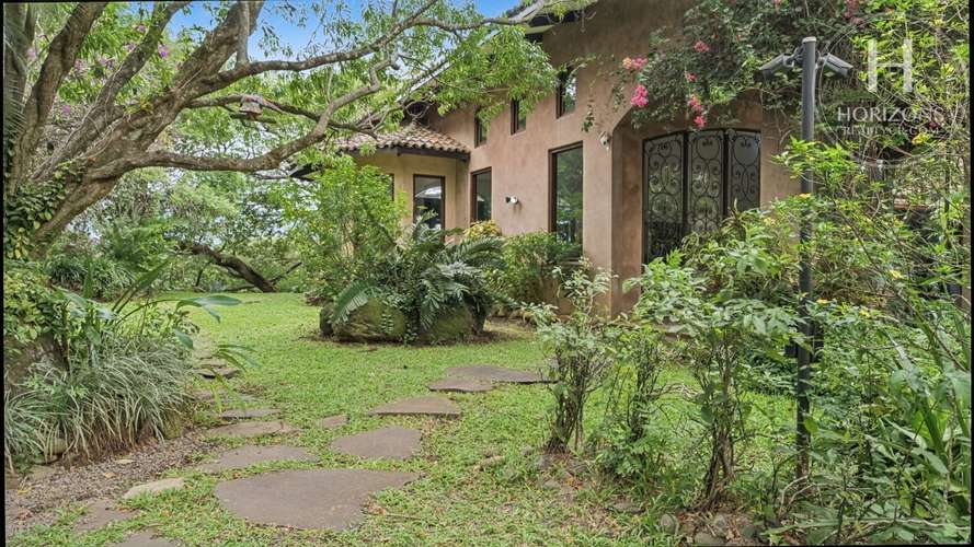 Se Vende Casa de Una Planta San Rafael de Alajuela 3 Habitaciones mas Casa de Huéspedes y Terreno de 17.176 m² NJA1449GR - Imagen 3