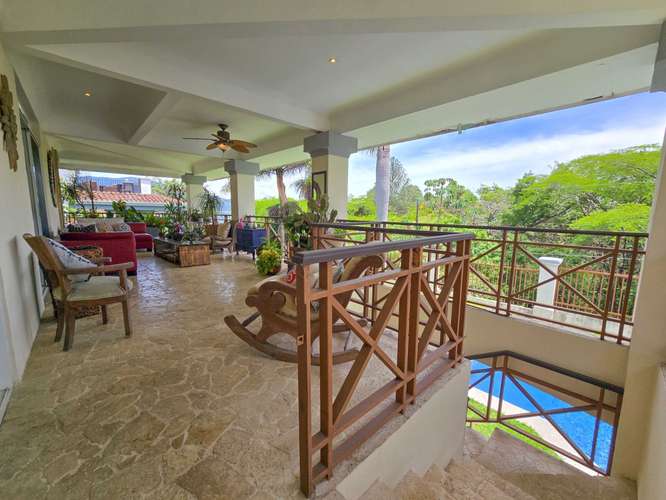 Lujosa Casa con Piscina Privada y Vista en Exclusivo Condominio en Guachipelín Escazú - Imagen 5