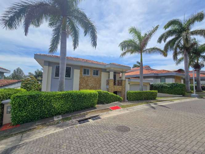 Lujosa Casa con Piscina Privada y Vista en Exclusivo Condominio en Guachipelín Escazú - Imagen 20