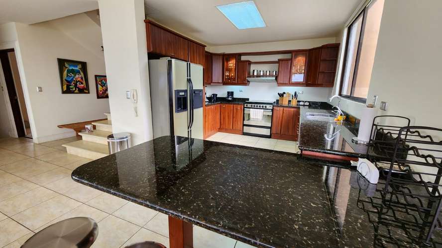 LUJOSA CASA DE MONTAÑA CON VISTAS EN SAN ANTONIO ESCAZU - Imagen 18