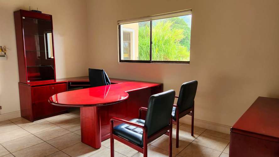 LUJOSA CASA DE MONTAÑA CON VISTAS EN SAN ANTONIO ESCAZU - Imagen 19