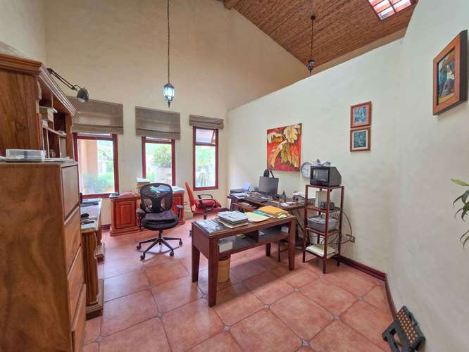 CONDOMINIO CERRO REAL ESCAZU! CASA DE UN NIVEL DE 500 M2 CON 1.151 M2 DE LOTE - Imagen 8