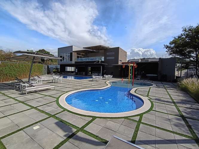 Guachipelín 3-10, muy linda-fina-nueva, L. Blanca, 3 hab, 2.5 baños, sala TV, patio, full amenidades. - Imagen 18