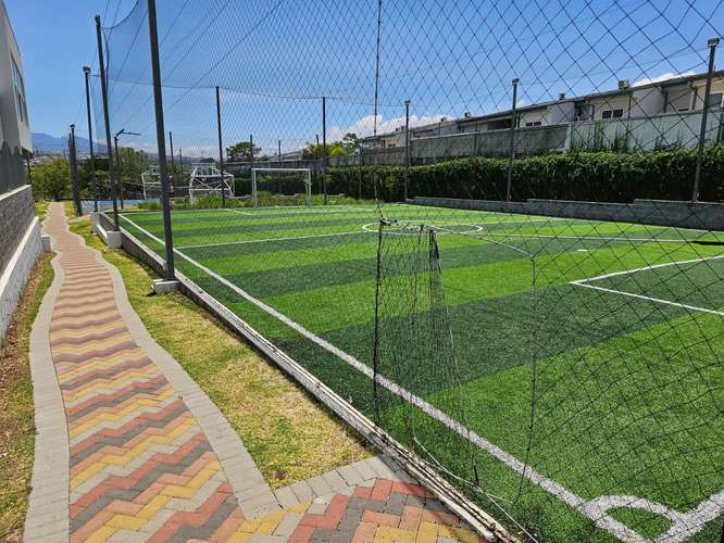 Guachipelín 3-10, muy linda-fina-nueva, L. Blanca, 3 hab, 2.5 baños, sala TV, patio, full amenidades. - Imagen 17