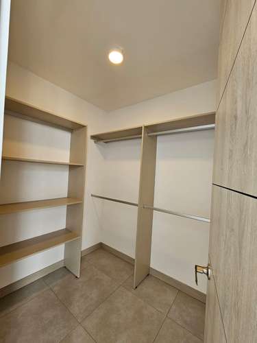 Guachipelín 3-10, muy linda-fina-nueva, L. Blanca, 3 hab, 2.5 baños, sala TV, patio, full amenidades. - Imagen 9