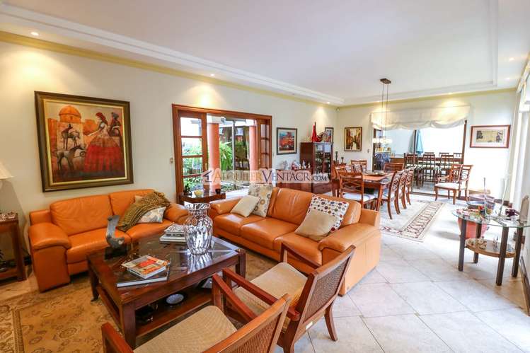 LUJOSA CASA CON 1.596 M2 LOTE Y CON VISTAS EN SAN ANTONIO ESCAZU - Imagen 14