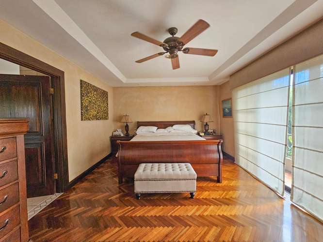 LUJOSA CASA DE 570 M2 CON 2.244 M2 DE LOTE EN SAN ANTONIO ESCAZU - Imagen 13