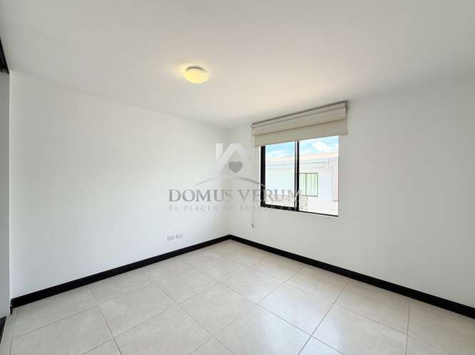 CASA EN ALQUILER EN CONDOMINIO AVENIR CON 4 ESTACIONAMIENTOS