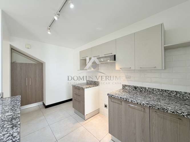 CASA EN ALQUILER EN CONDOMINIO AVENIR CON 4 ESTACIONAMIENTOS
