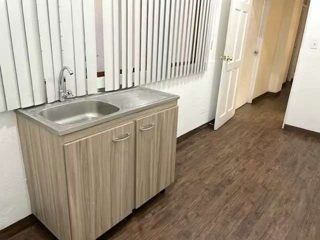 SE ALQUILA LOCAL EN SABANA OESTE APTA PARA OFICINAS - Imagen 4