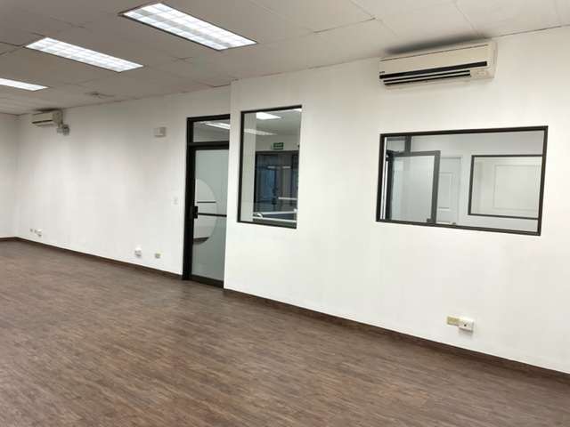 SE ALQUILA LOCAL EN SABANA OESTE APTA PARA OFICINAS - Imagen 8