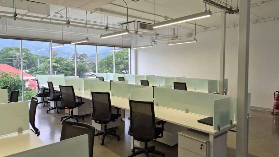Oficina en Alquiler: Centro Corporativo Lindora, Piso 3