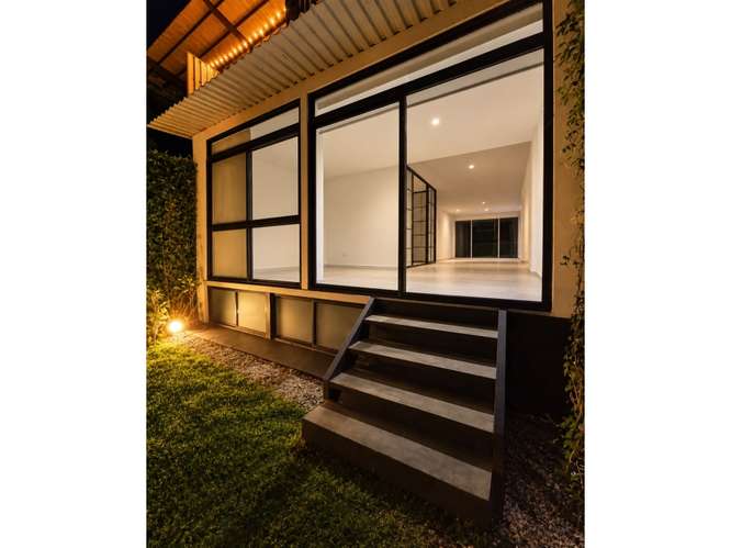 Venta Inversion con Jardin Santa Ana , una habitación + oficina - Imagen 2