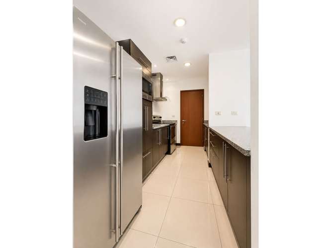 Venta de Exclusivo apartamento con excelente vista en Escazú - Imagen 5