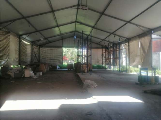 Bodega en la Asunción de Belén con oficinas y mezanine - Imagen 9