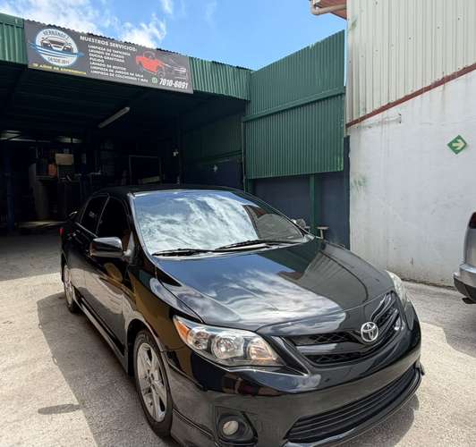 Toyota Corolla S 2011