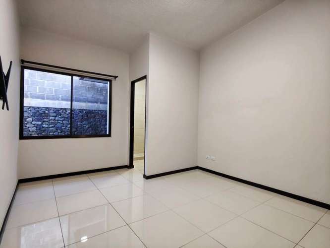 ¡ALQUILA EN HEREDIA PARKS! CASA CON A/C, PATIO Y 2 PARQUEOS TECHADOS  - Imagen 9