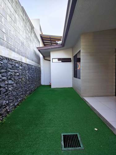 ¡ALQUILA EN HEREDIA PARKS! CASA CON A/C, PATIO Y 2 PARQUEOS TECHADOS  - Imagen 10