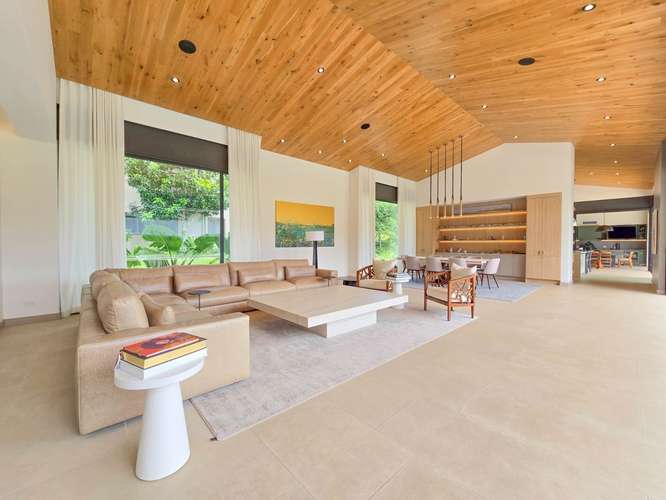 Lujosa casa full amueblada con piscina privada y vista en Hacienda Espinal San Rafael de Alajuela - Imagen 5