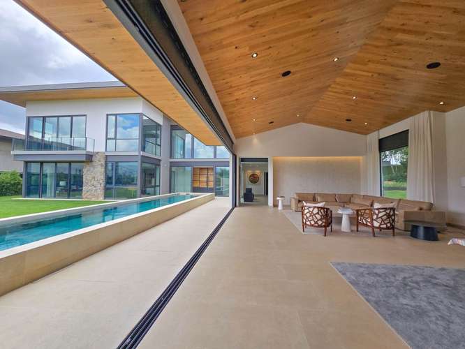Lujosa casa full amueblada con piscina privada y vista en Hacienda Espinal San Rafael de Alajuela - Imagen 9