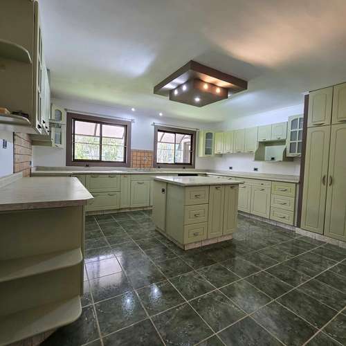 VENDO CASA EN HACIENDA LOS REYES-ALAJUELA. - Imagen 4