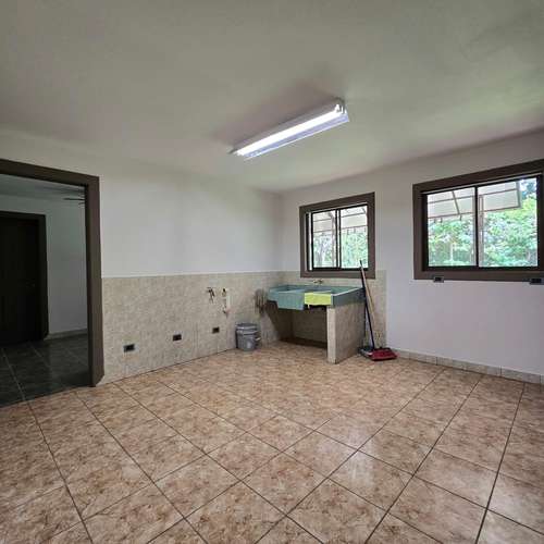 VENDO CASA EN HACIENDA LOS REYES-ALAJUELA. - Imagen 8