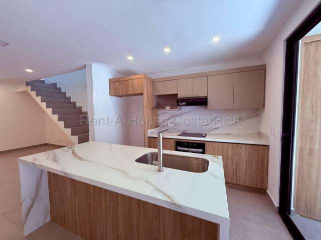 Alquiler de Moderno Apartamento DUPLEX en ULLOA-Heredia.  - Imagen 13