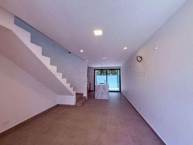 Alquiler de Moderno Apartamento DUPLEX en ULLOA-Heredia.  - Imagen 12