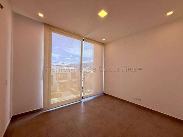 Alquiler de Moderno Apartamento DUPLEX en ULLOA-Heredia.  - Imagen 15