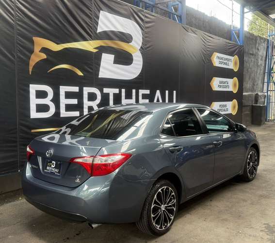 TOYOTA COROLLA LE 2016 GRIS AUTOMÁTICO - Imagen 4