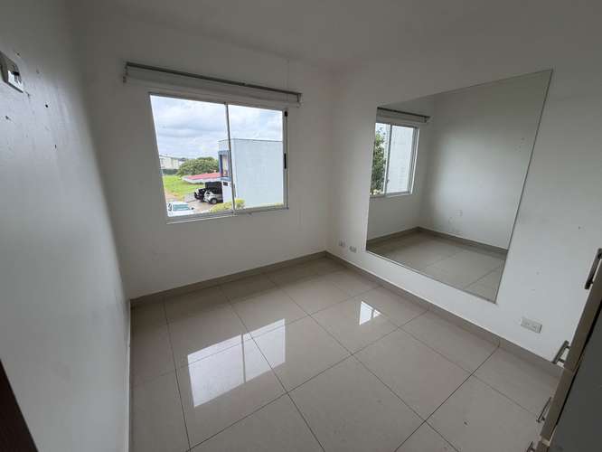 Amplios Espacios / Mascota OK / Condominio Vistas de Monserrat  - Imagen 7
