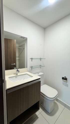 APARTAMENTO DE 2 HABITACIONES 2 BAÑOS Y PARQUEO CON LÍNEA BLANCA - Imagen 10