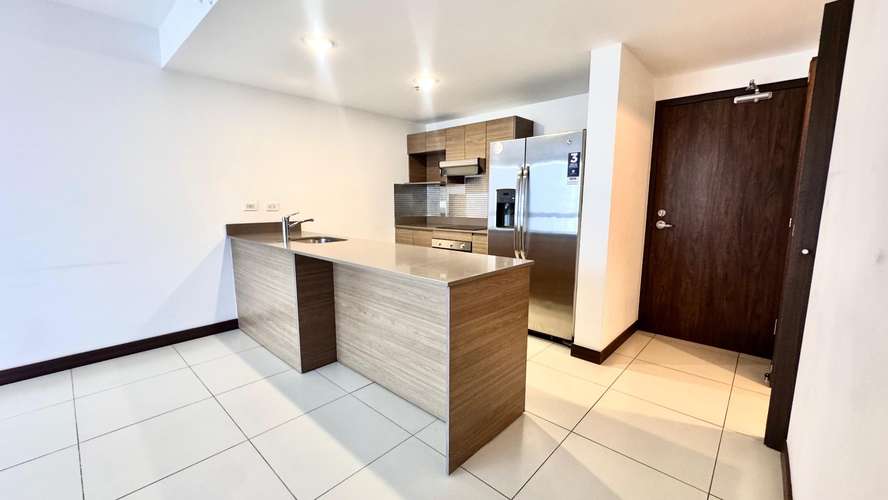 APARTAMENTO DE 2 HABITACIONES 2 BAÑOS Y PARQUEO CON LÍNEA BLANCA - Imagen 7