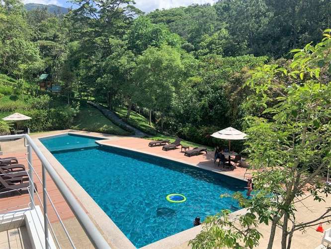Bosques de Escazú, muy lindo-amplio-lujo, L. Blanca, 1 hab, 1.5 baños, JARDIN, amenidades.