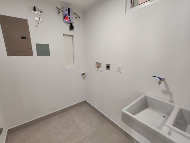 Se alquila hermoso apartamento al final del Boulevard de Rohrmoser. Cerca del Colegio Británico. - Imagen 5