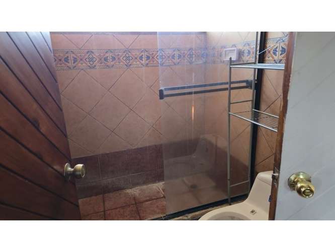 Rohrmoser, linda-muy amplia, Uso Mixto, 545m2c, 1285m2t, 10 hab, 3 baños, 8 parqueos, terraza, patio. - Imagen 14