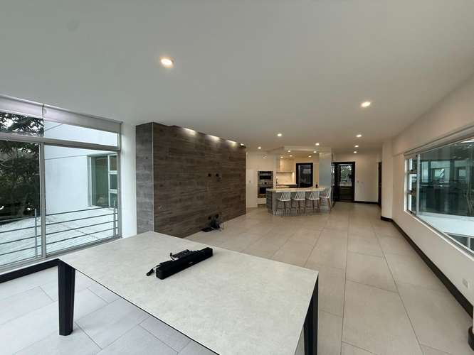 Escazu, cerca La PACO, hermoso-lujo-amplio 140m2, L. Blanca, 3 hab, 2.5 baños, amenidades. - Imagen 8
