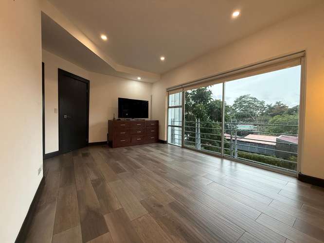 Escazu, cerca La PACO, hermoso-lujo-amplio 140m2, L. Blanca, 3 hab, 2.5 baños, amenidades. - Imagen 10