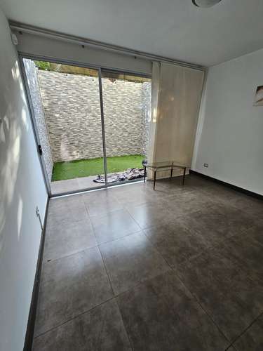 Casa independiente en alquiler en Pozos, Santa Ana – 2 habitaciones, patio y 2 parqueos - Imagen 5