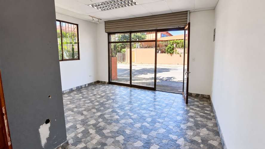 VENTA DE PROPIEDAD RESIDENCIAL Y COMERCIAL EN SAN RAFAEL DE HEREDIA - Imagen 18