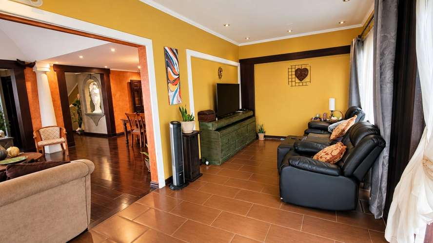 VENTA DE PROPIEDAD RESIDENCIAL Y COMERCIAL EN SAN RAFAEL DE HEREDIA - Imagen 6