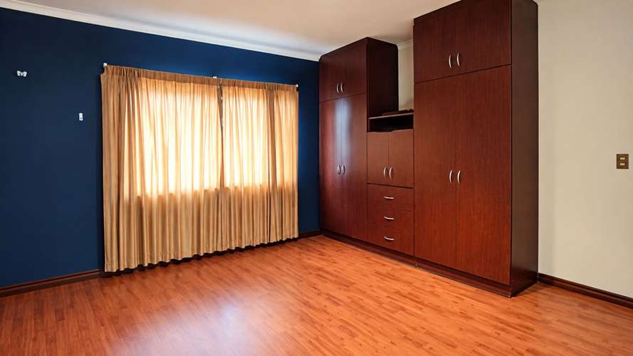 VENTA DE PROPIEDAD RESIDENCIAL Y COMERCIAL EN SAN RAFAEL DE HEREDIA - Imagen 9
