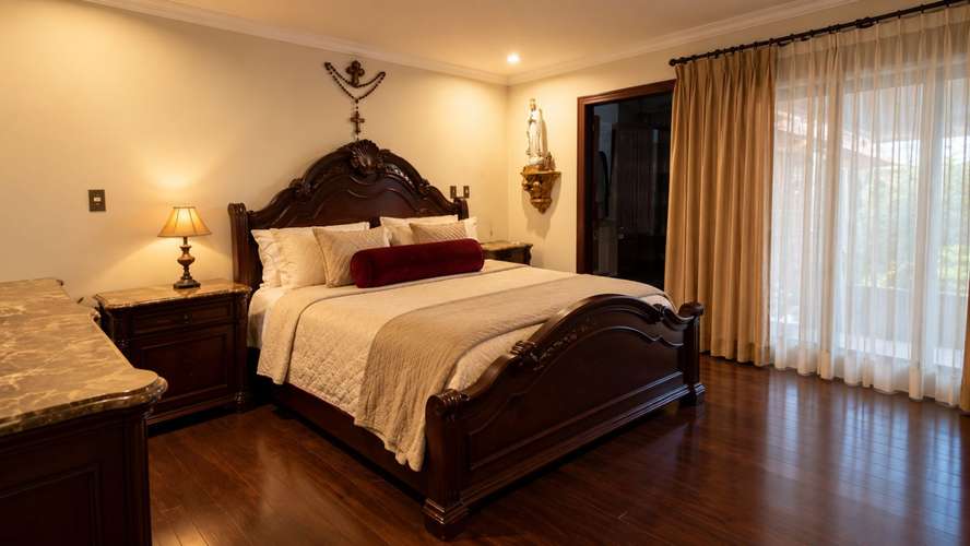 VENTA DE PROPIEDAD RESIDENCIAL Y COMERCIAL EN SAN RAFAEL DE HEREDIA - Imagen 11