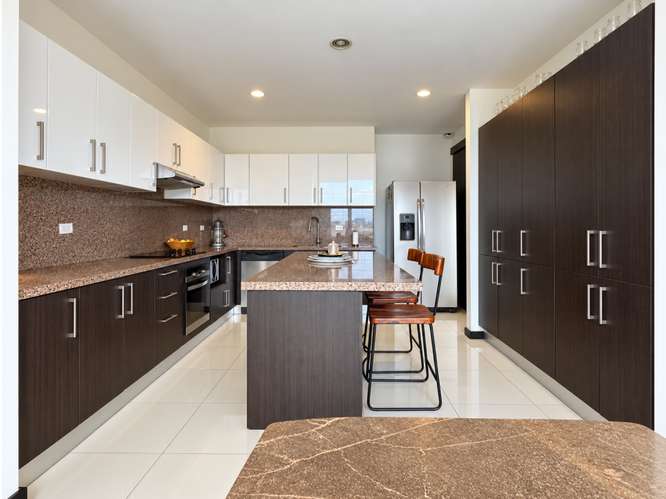Apartamento amueblado, con vista y con 4 habitaciones en Escazú - Imagen 10