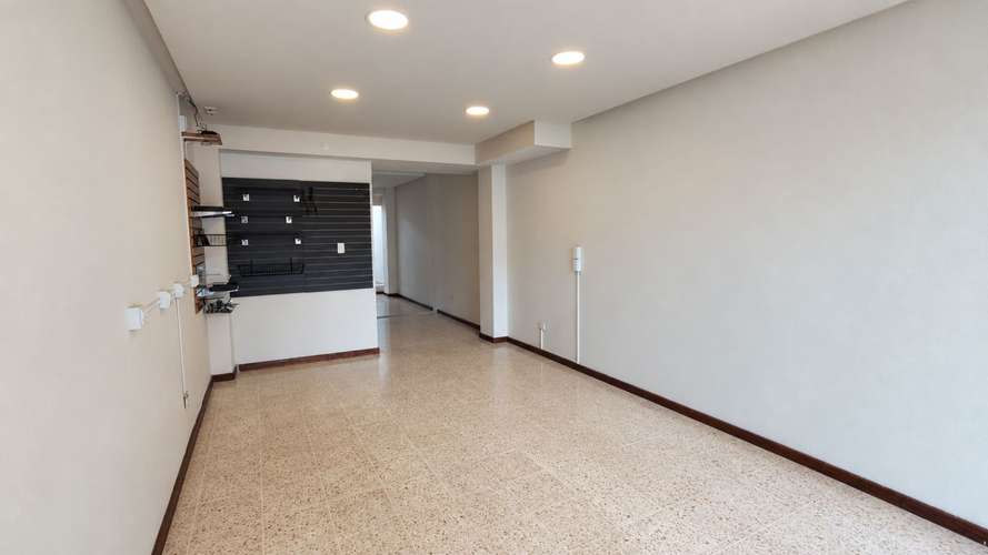 Alquiler de Local en Barrio Otoya San José con Cocina y Terraza