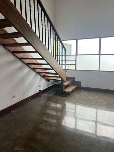 Escazu casa de  4 dormitorios y oficinaTrejos m barrio para caminarPet friendly - Imagen 13