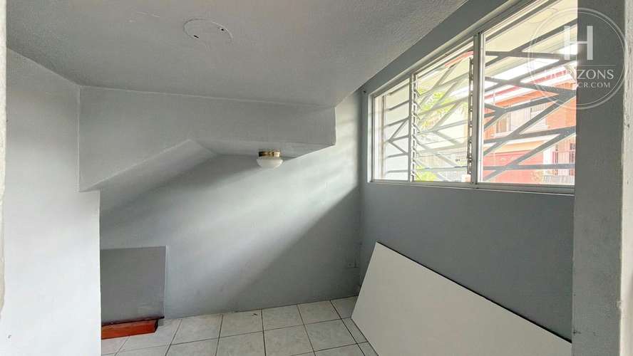 Se Vende Casa en Residencial El Pinar, San Pedro de Montes de Oca 3 Habitaciones más Oficina nja1418sb - Imagen 4
